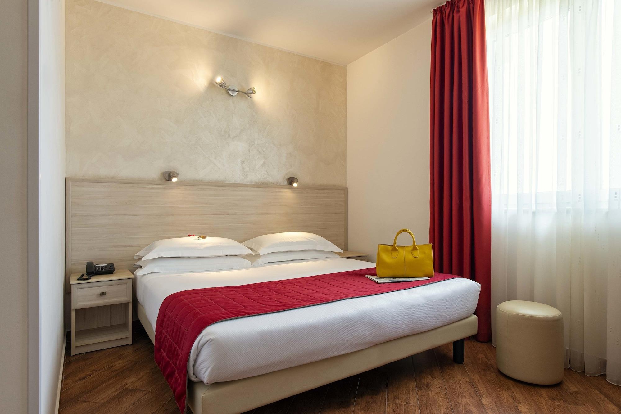 פומזיה Simon Hotel מראה חיצוני תמונה