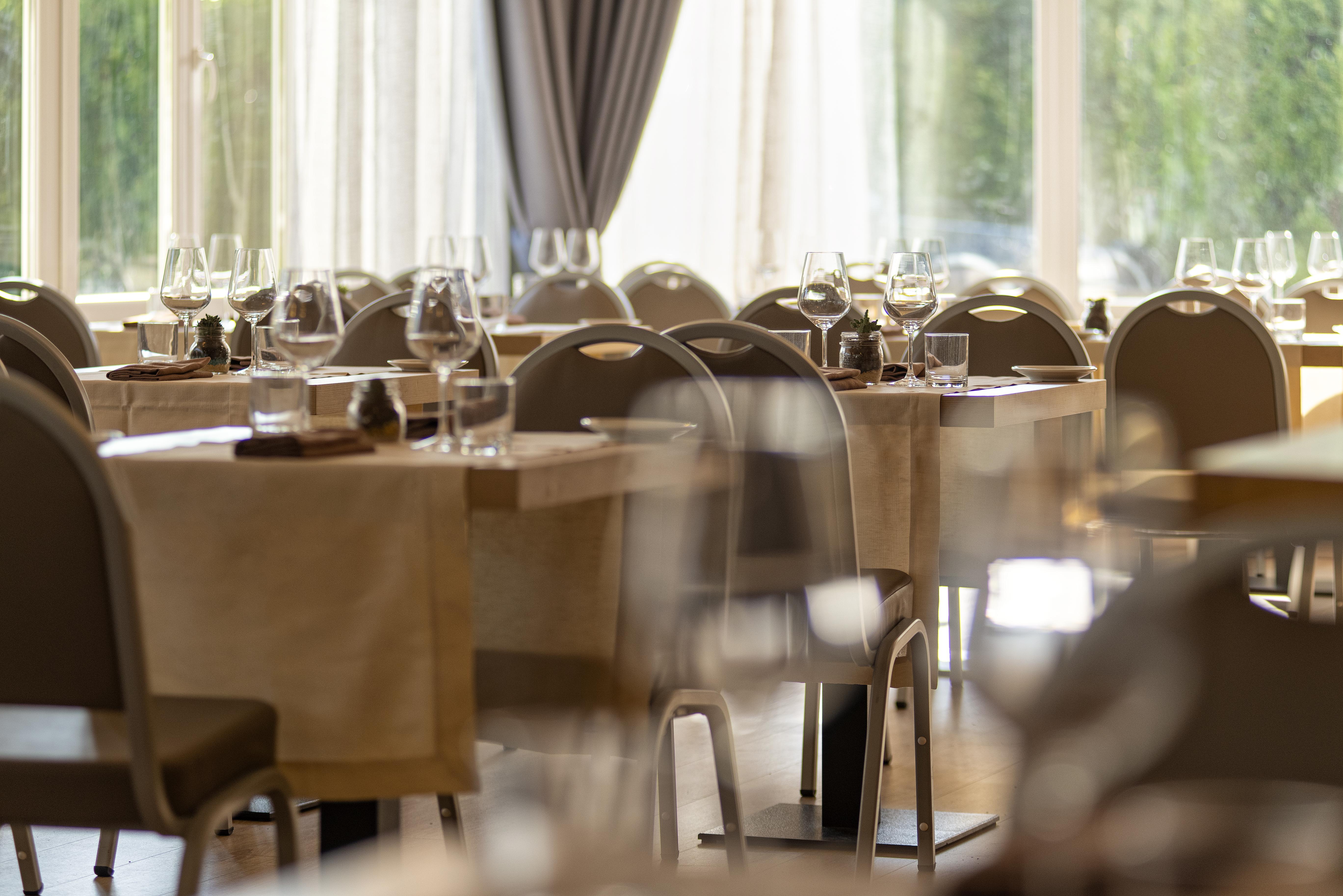 פומזיה Simon Hotel מראה חיצוני תמונה