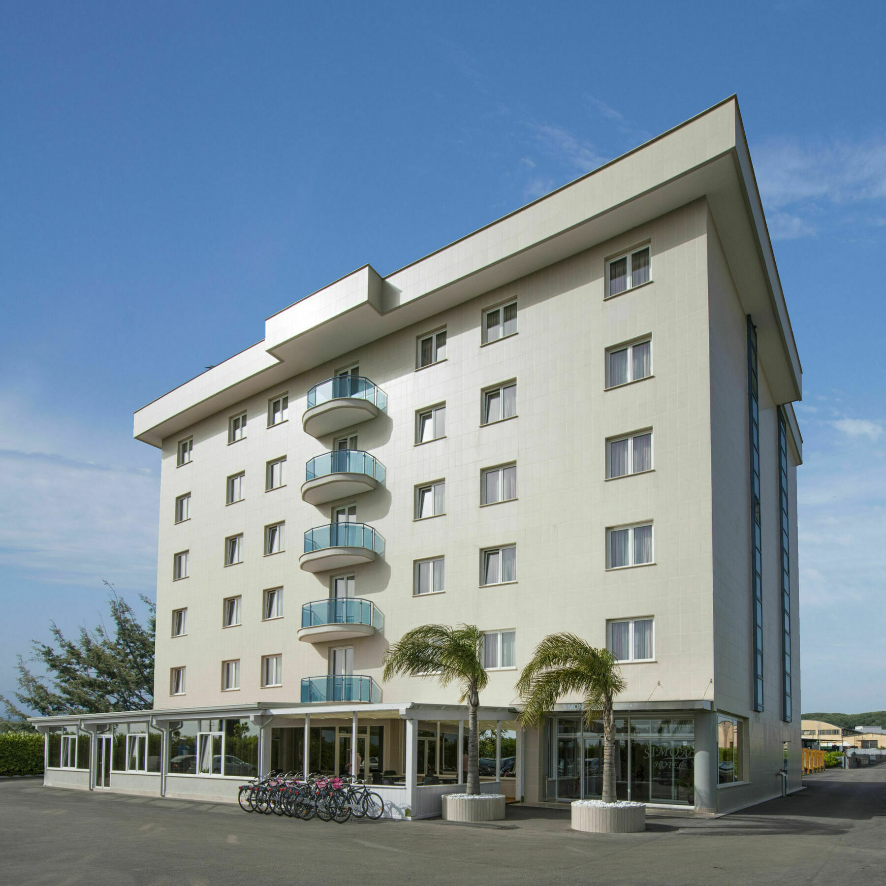 פומזיה Simon Hotel מראה חיצוני תמונה