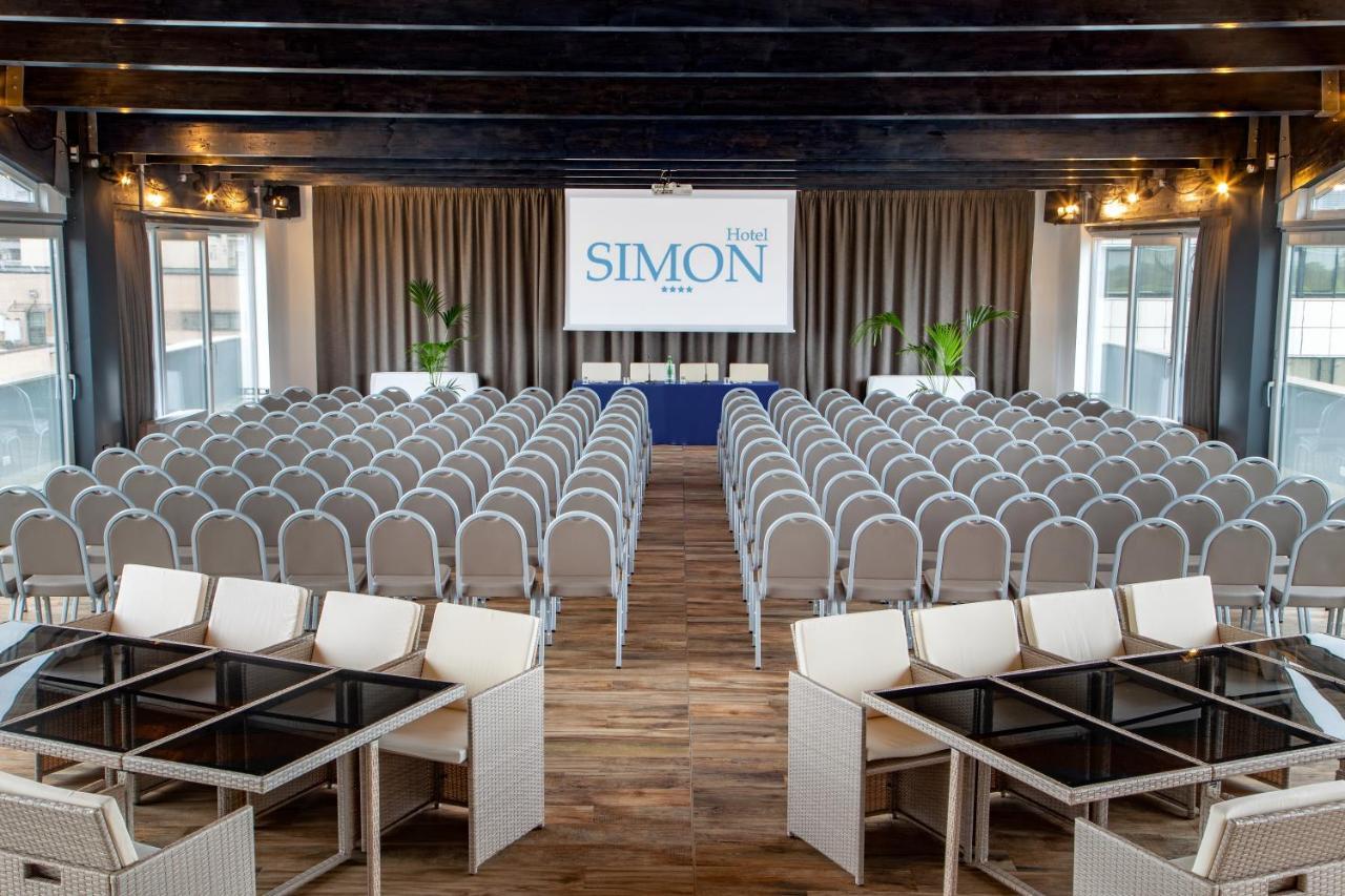 פומזיה Simon Hotel מראה חיצוני תמונה